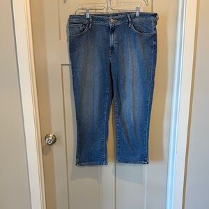 Eddie Bauer Mid-Wash Curvy Cropped Jeans Size 16